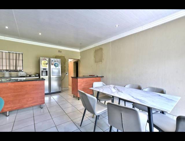 4 BEDROOM HOUSE FOR SALE IN BRACKENHURST